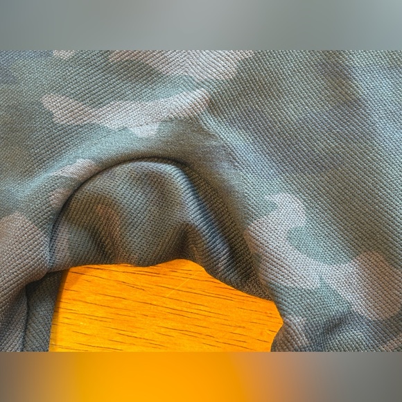 Spanx Look At Me Now High Waisted Camo Leggings Size 2XL Stretchy - Picture 9 of 14